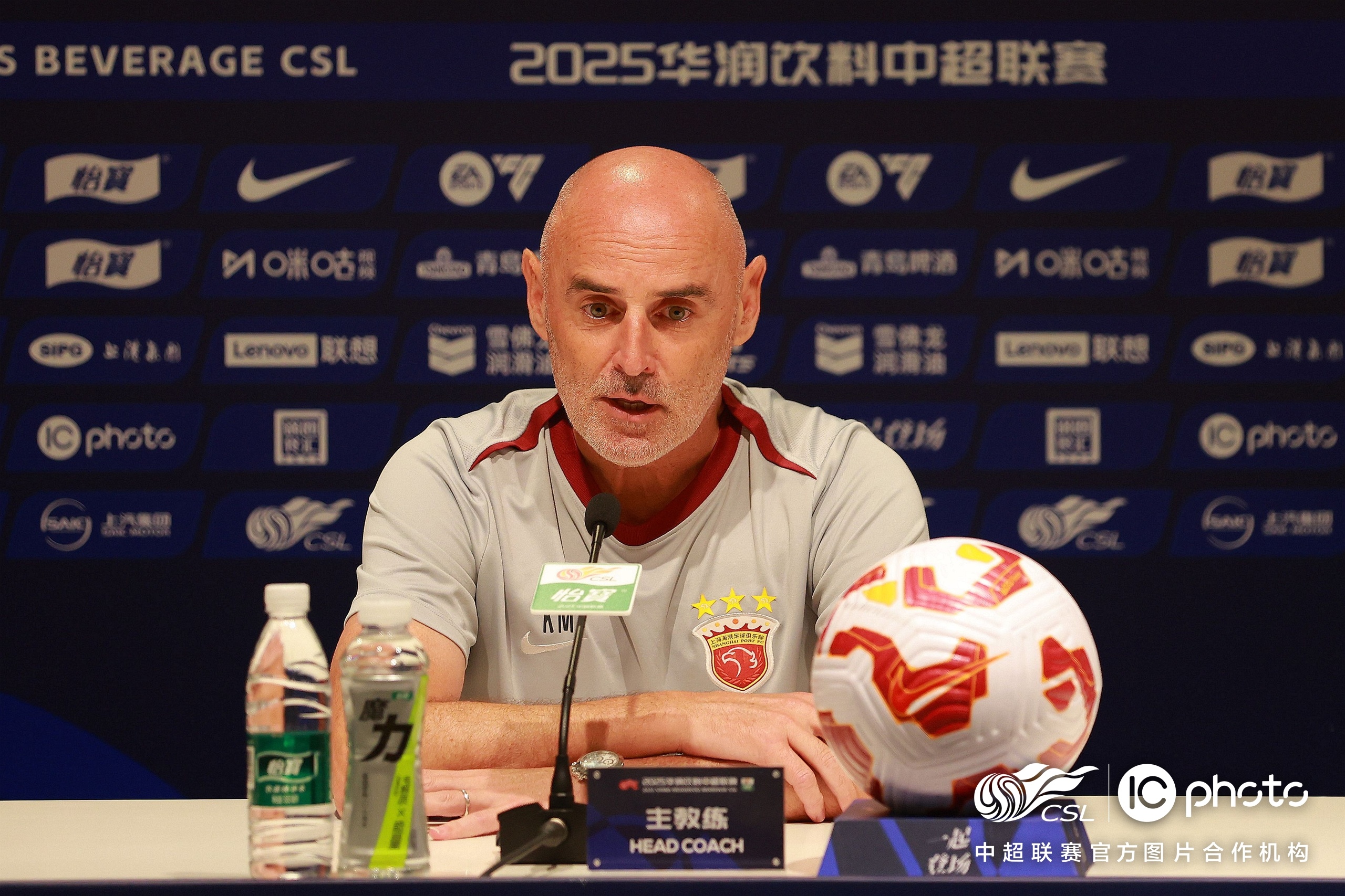 球队主教练拒绝谈论比赛进展 球队主教练拒绝谈论比赛进展