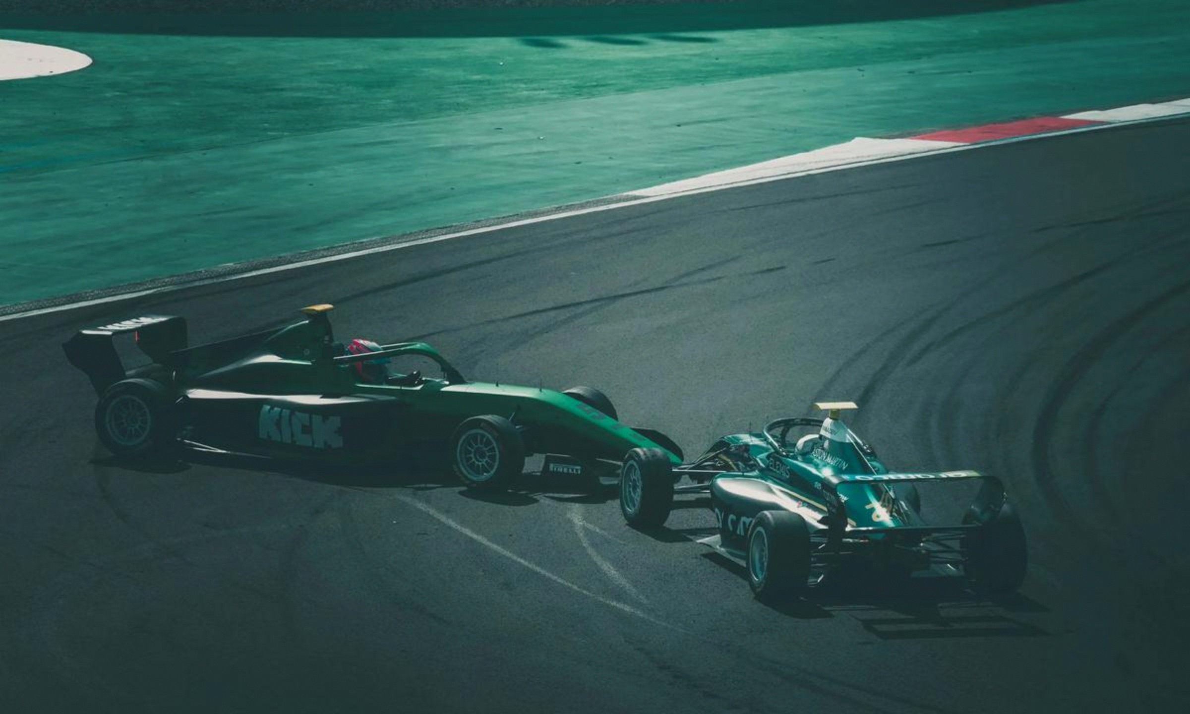 雷速体育比分直播-威廉姆斯力克法拉利，维斯塔潘高光表现