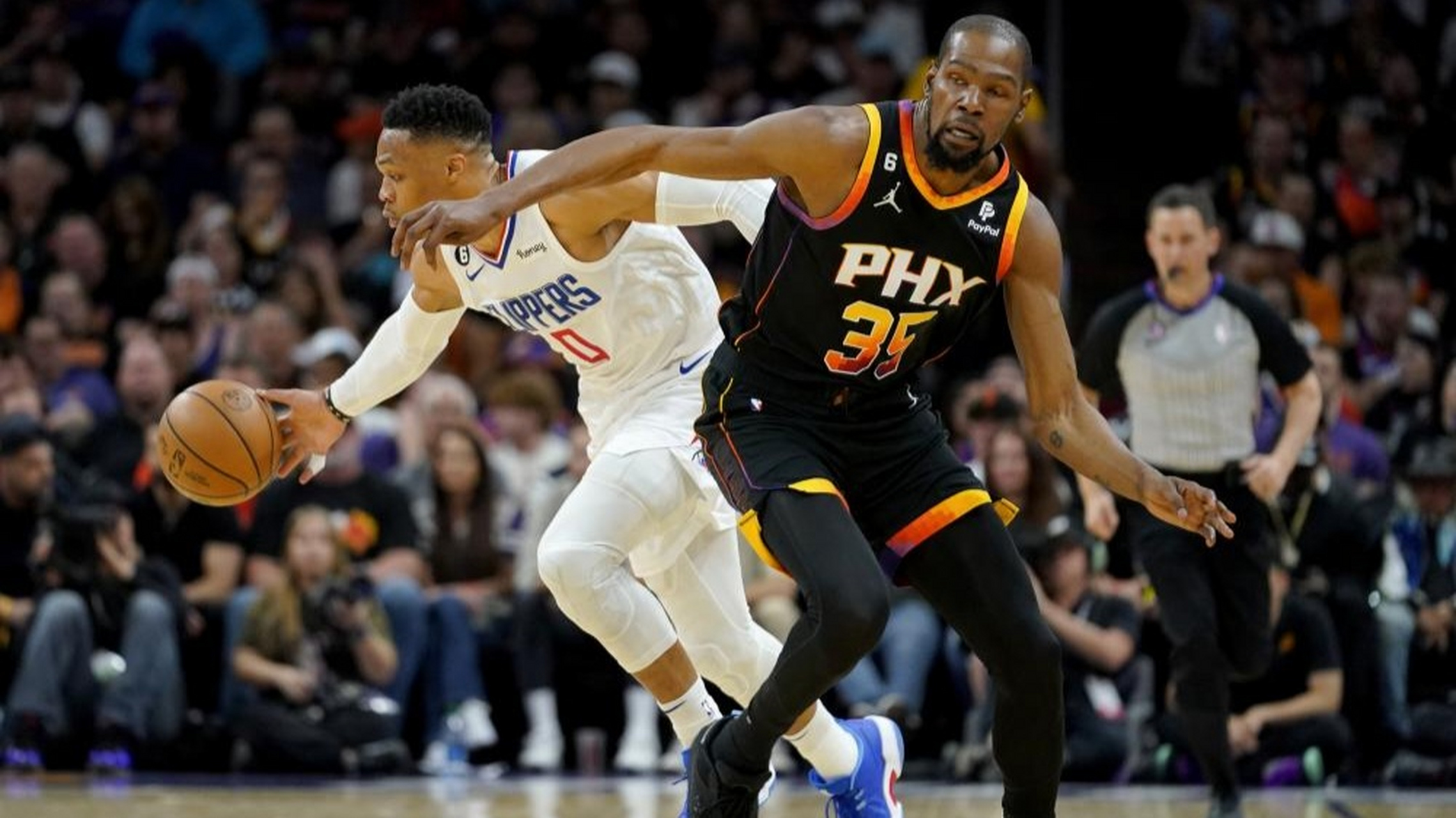 青岛队碾压新疆队，杜兰特关键制胜