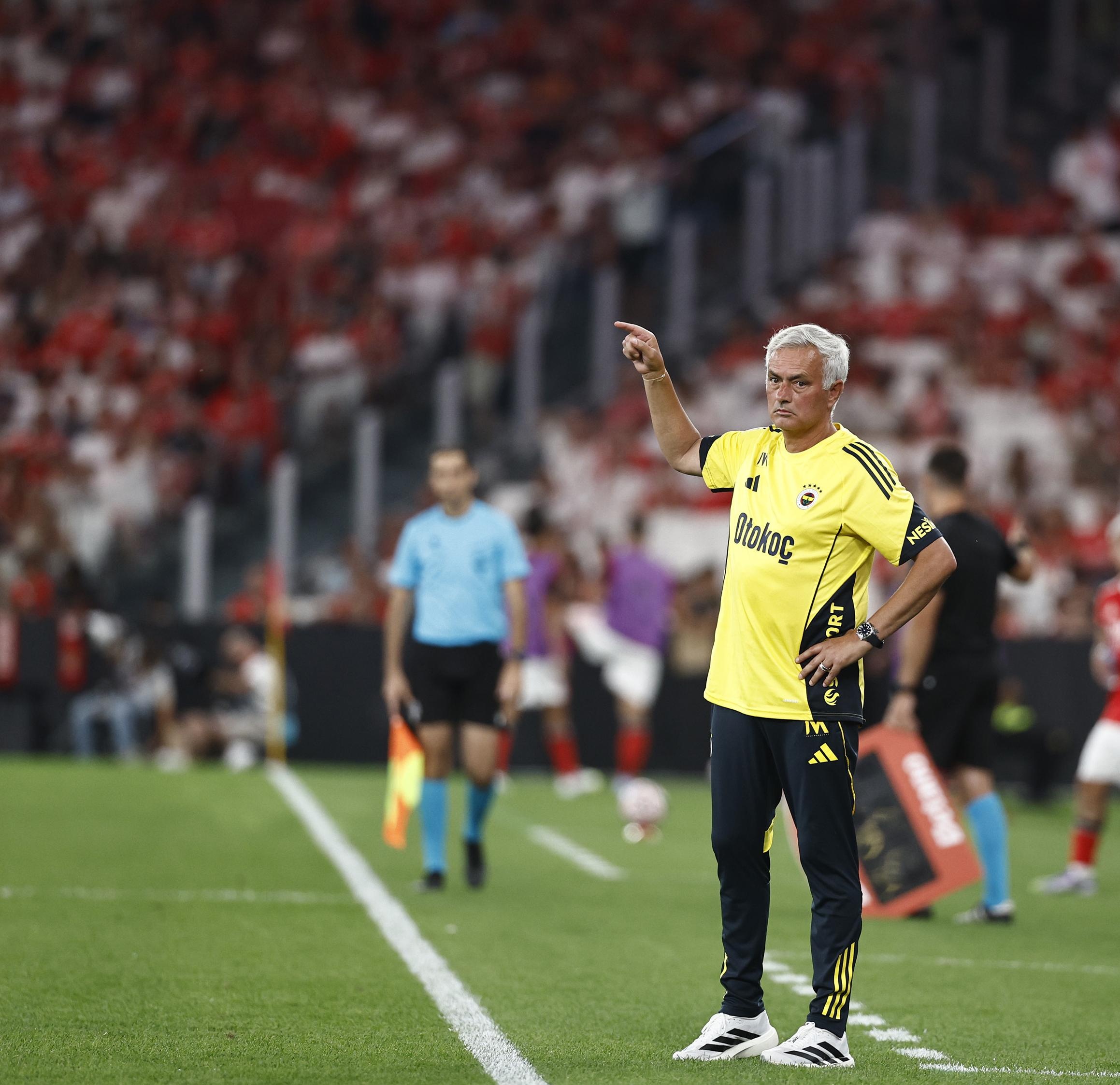 葡萄牙队横扫波兰队，奥恰洛夫统治全场