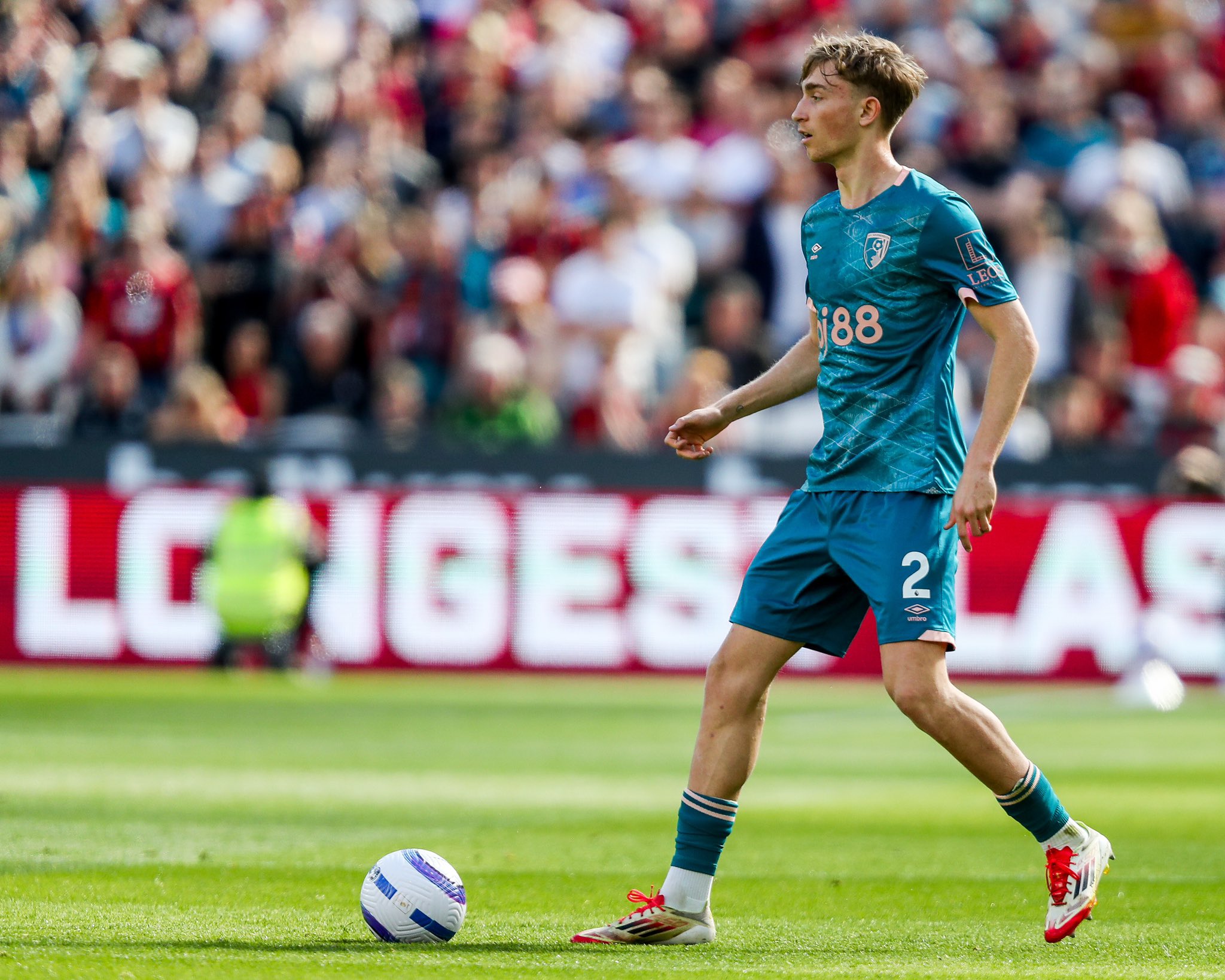 雷速足球直播平台-德国队主力中卫表现稳定，担任队长