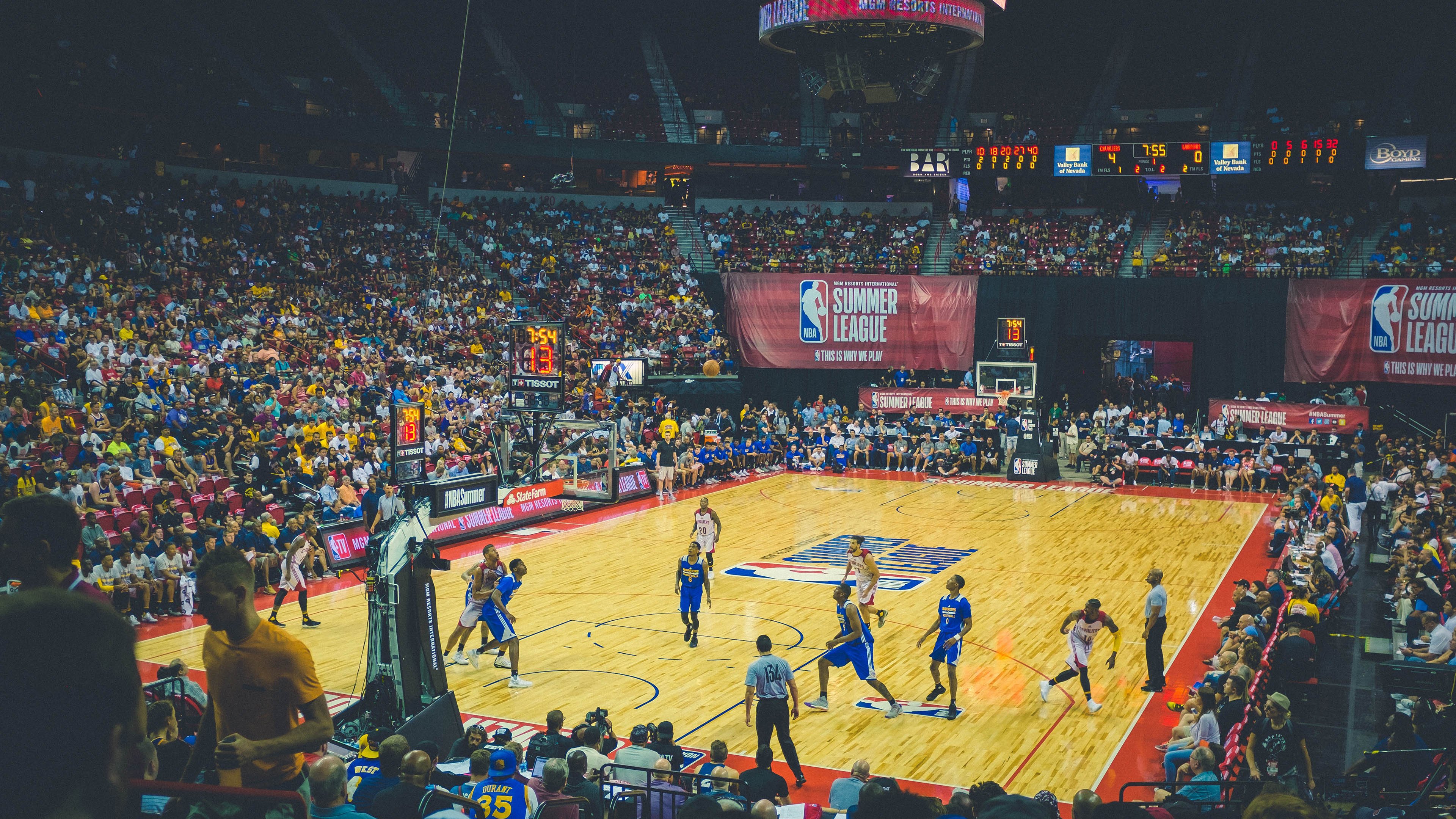 雷速足球直播-东方奇迹夜，上海队跨洋淘汰马刺，哈登船长模式统治全场